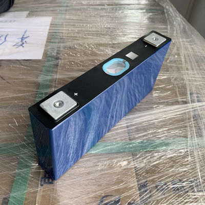 La batteria al litio prismatica rv di Li Ion Battery Cell 1.85KGS imballa le cellule prismatiche 3.7v 113ah di NMC